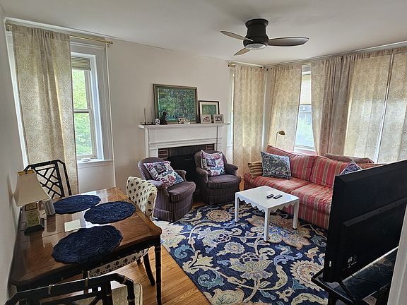 2nd image of 52 Garden St APT 31