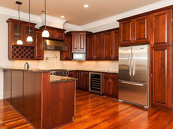 4th image of 2401 N Janssen St #308