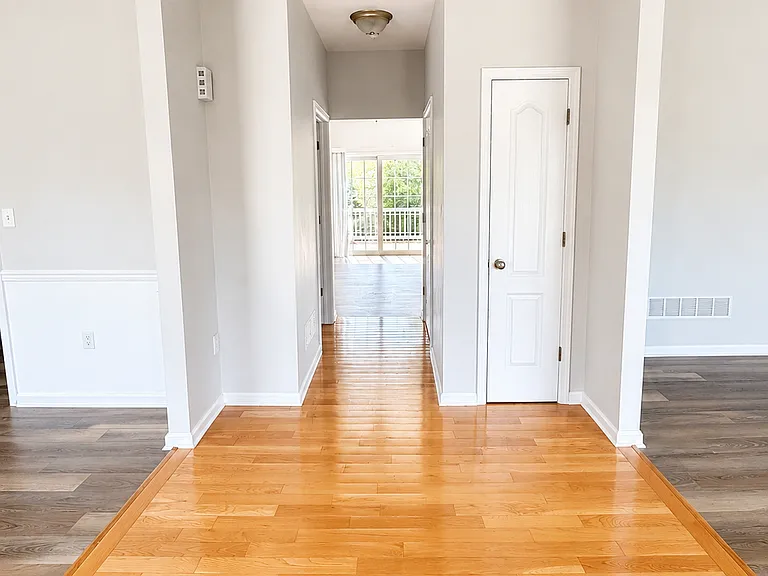 205 Carriage Walk Dr — Photo 6