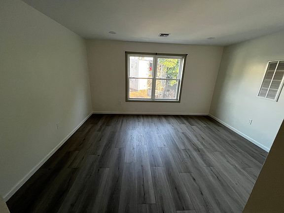 5th image of 36 N 7th St #1