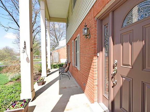 5th image of 9510 Croton Dr