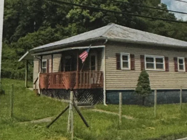 6797 Okey L Patteson Rd, Scarbro, WV 25917