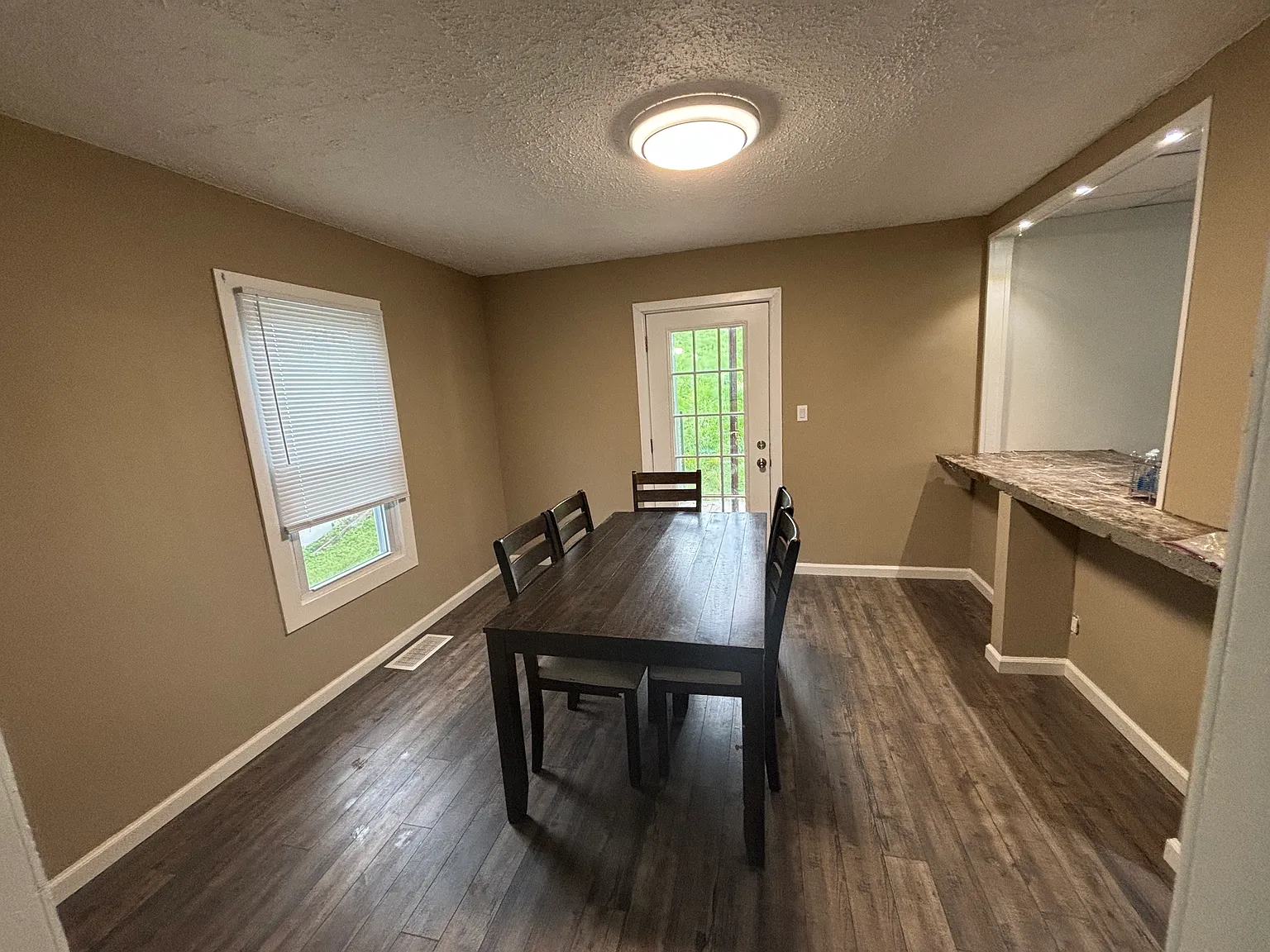 380 Gilmore St — Photo 4