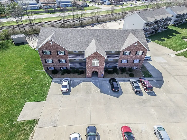Brookside Manor- O'Fallon, IL — Photo 3