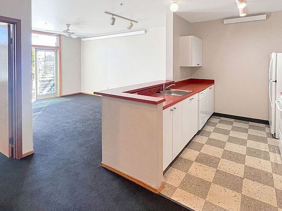 5th image of 2034 NE 40th Ave APT 208