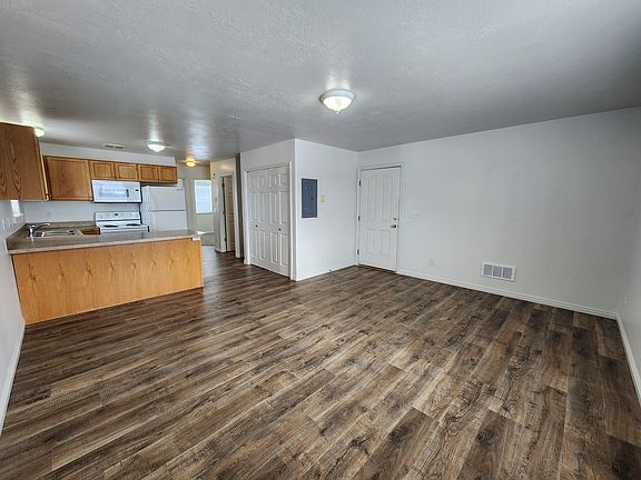 3673 Deloy Apt 3 - 3_02032025