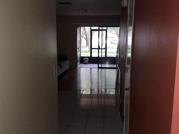 3rd image of 3607 Whispering Oaks Ln