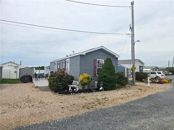 689 J Succotash Rd, Wakefield, RI 02879