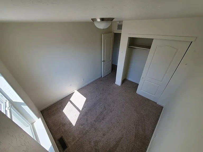 613 Zenith Ln #E — Photo 8