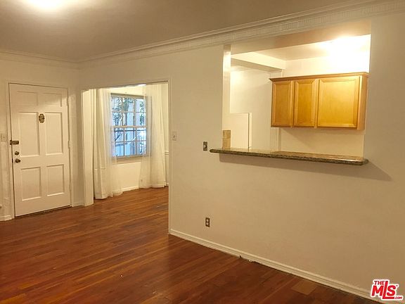 4th image of 212 S Lasky Dr