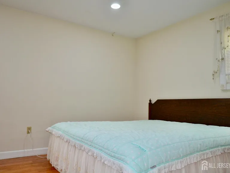 2 Albemarle Rd — Photo 13
