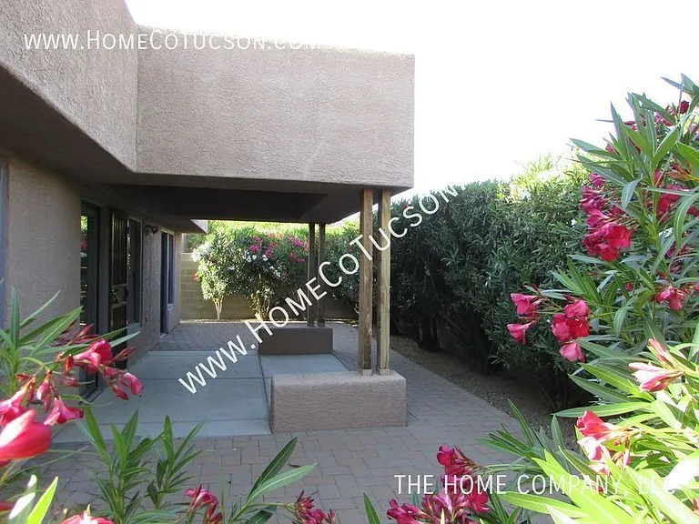 3668 N Royal Prince Ct — Photo 29