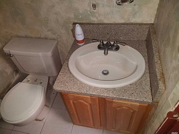 4th image of 857 Underhill Ave #51-B