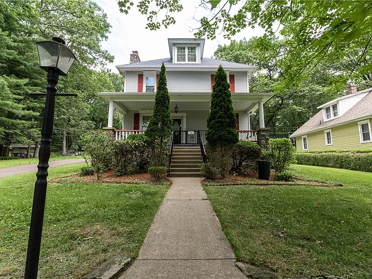 26 Center Ave — Photo 28