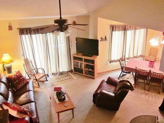 2nd image of 10 Hemlock Way Unit 4