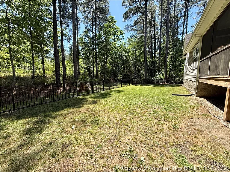 275 Maplewood Dr — Photo 20