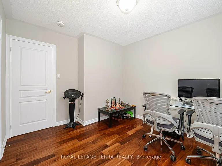 30 Eatonville St #UPPER — Photo 35