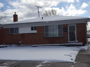 21520 Lanse St, St Clr Shores, MI