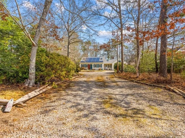 352 Nye Rd, Barnstable, MA 02630
