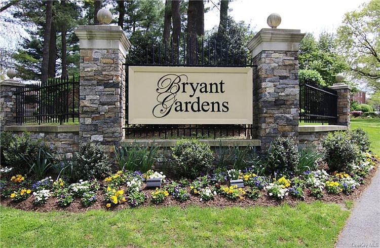 1st image of 8 Bryant Cres APT 2G