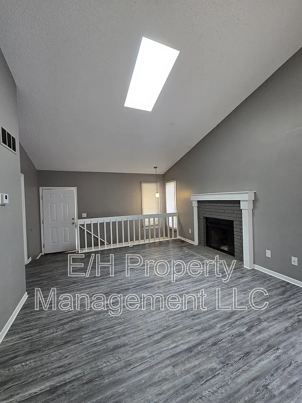 3 bed, 2.0 bath, 1300 sqft, $1,475 — Photo 4