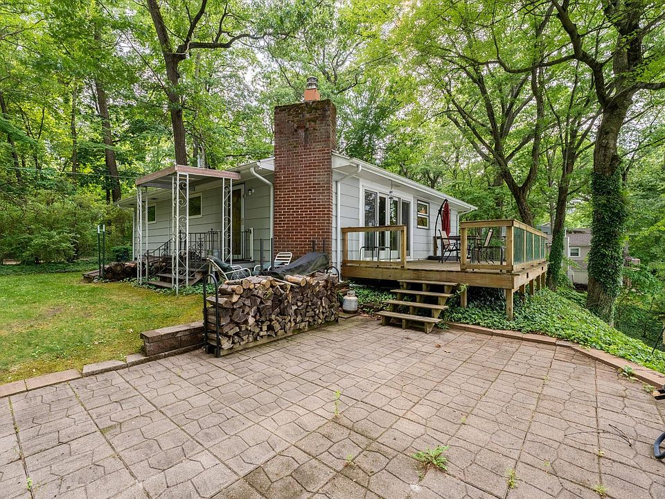 1st image of 23610 Lake Dr