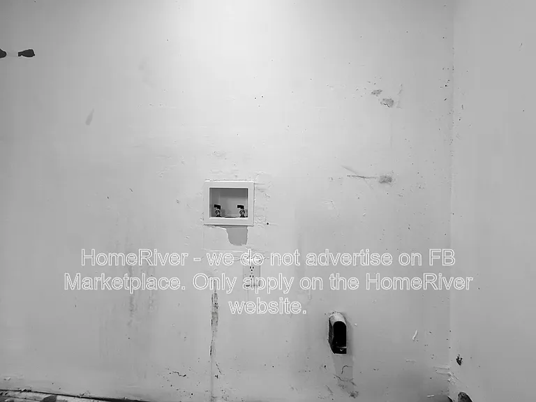 1854 Alberta Ct N — Photo 9
