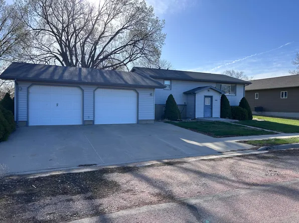 1008 Henderson Ave, Armour, SD 57313