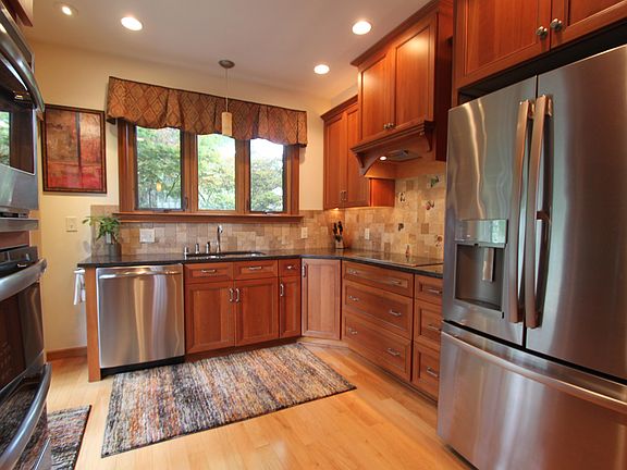 3rd image of 1938 Trevilian Way