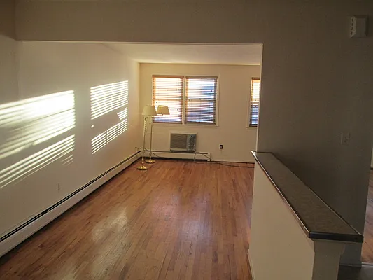 Rented by Windsor Homes Realty Corp | media 4