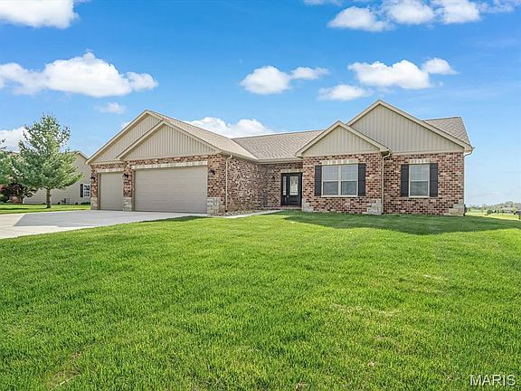 2nd image of 4016 Autumn Oak Dr