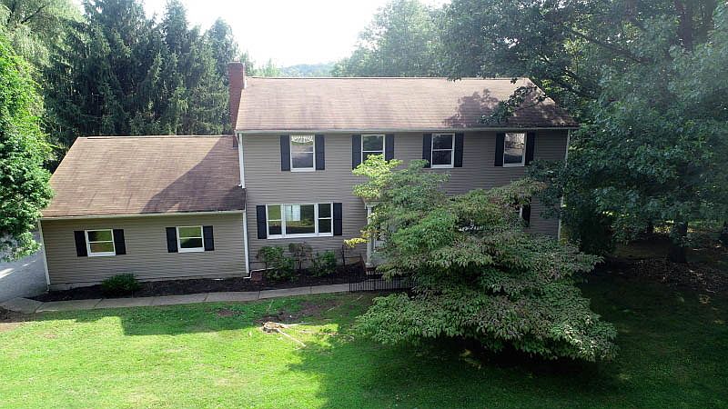 1st image of 4 Campbell Dr