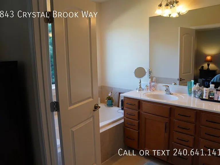 7843 Crystal Brook Way — Photo 24