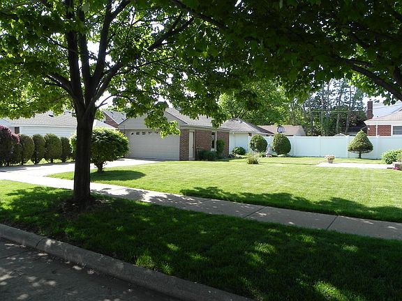 3rd image of 2209 22nd St