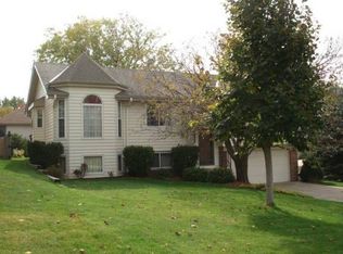 15631 Capitol Cir, Omaha, NE 68118