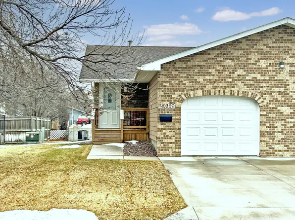 206 17th St SE, Watertown, SD 57201