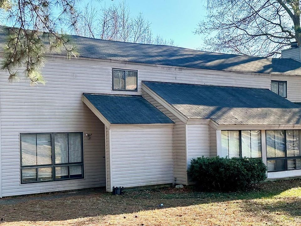 2nd image of 3378 Fairbanks St
