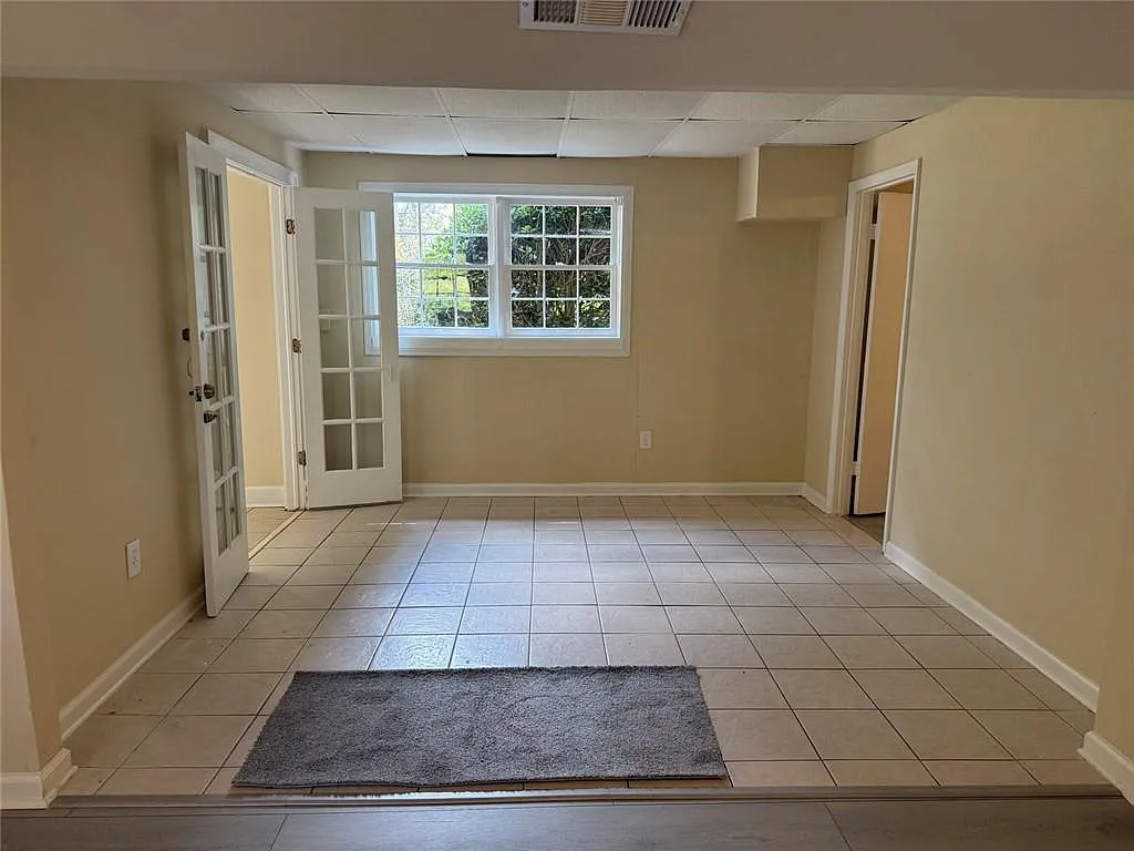 5 bed, 3.0 bath, 1918 sqft, $2,995 — Photo 3