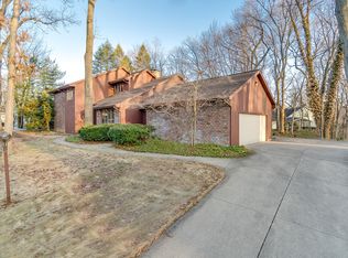 52219 Farmington Square Rd, Granger, IN 46530