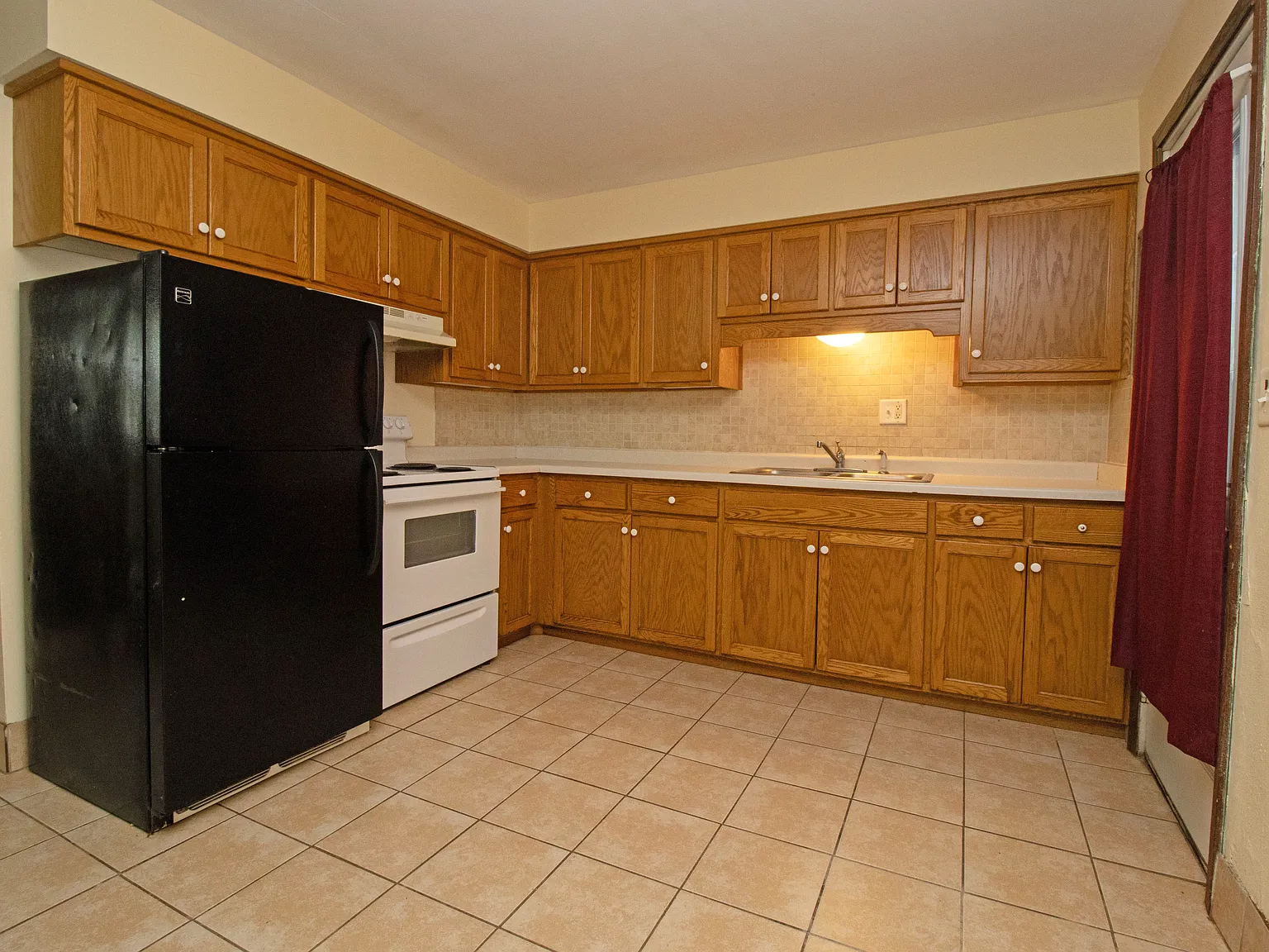3 bed, 1058 sqft, $1,250 — Photo 4