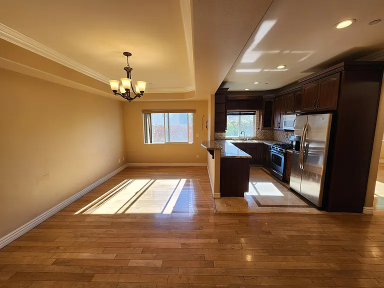 13620 Valerio St #10 — Photo 15