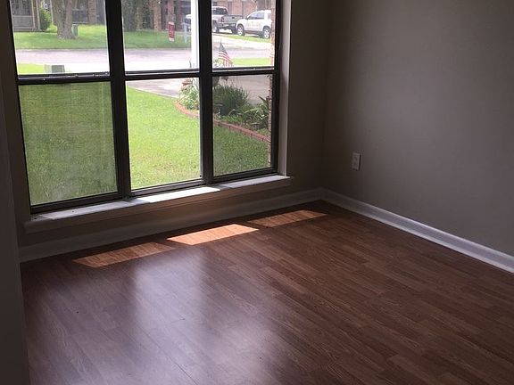 5th image of 114 Curran Ln