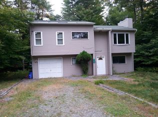 9107 Idlewild Dr, Tobyhanna, PA