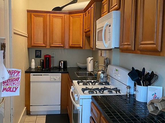 3rd image of 838 Lowerline St #14