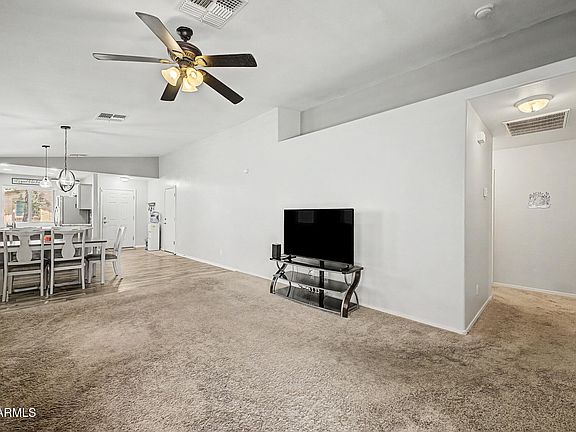 5th image of 900 W BROADWAY Avenue #42