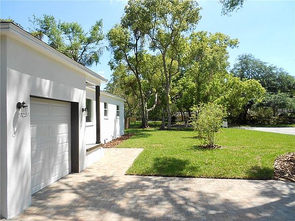 3rd image of 905 Camellia Ave
