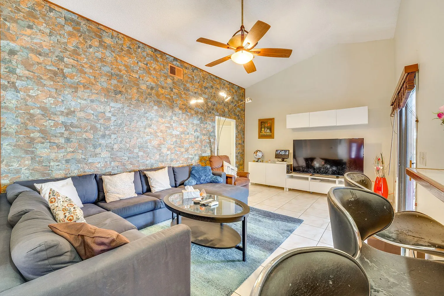 3 bed, 3.0 bath, 2174 sqft, $8,451 — Photo 2
