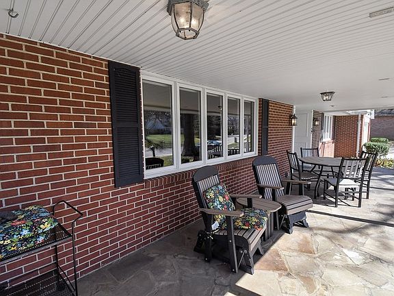 4th image of 420 Mader Dr