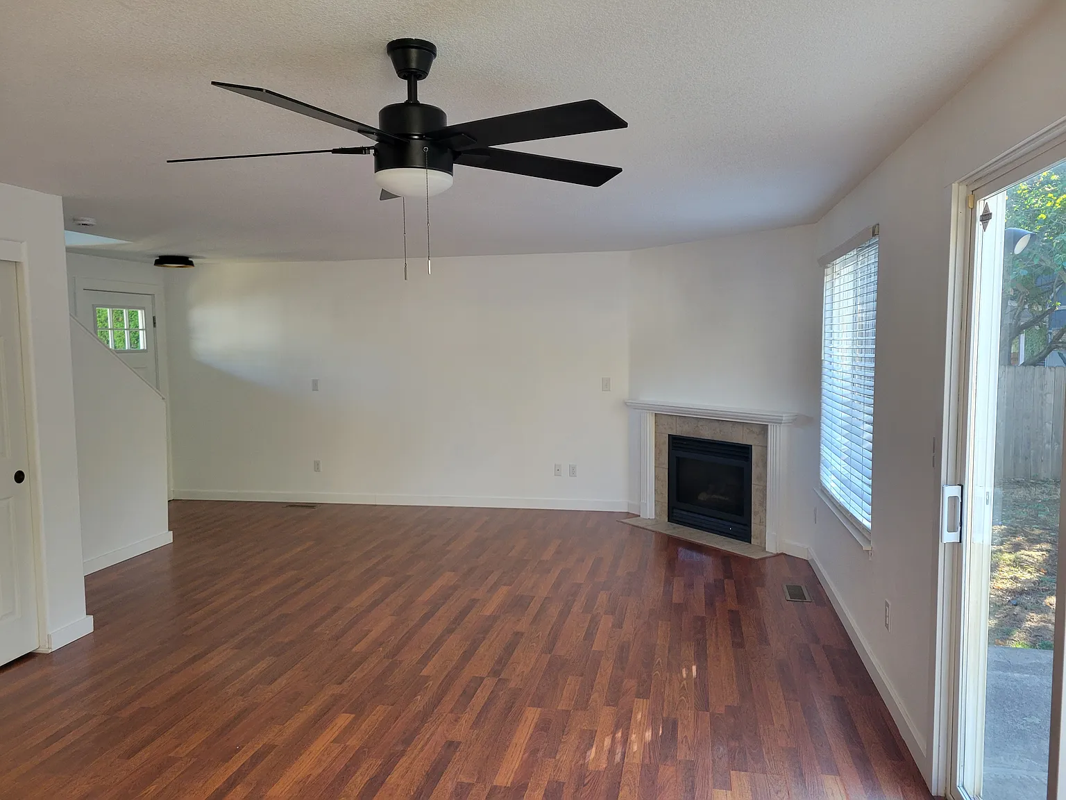 3 bed, 2.5 bath, 1264 sqft, $2,550 — Photo 2