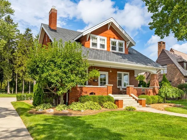 1059 N Riverside Ave, Saint Clair, MI 48079